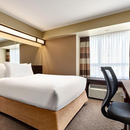 Microtel Inn & Suites By Wyndham Estevan Экстерьер фото