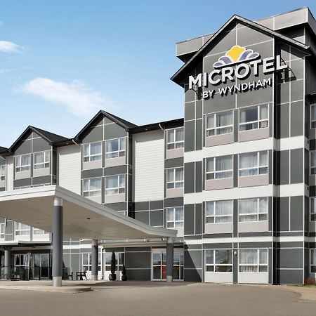 Microtel Inn & Suites By Wyndham Estevan Экстерьер фото