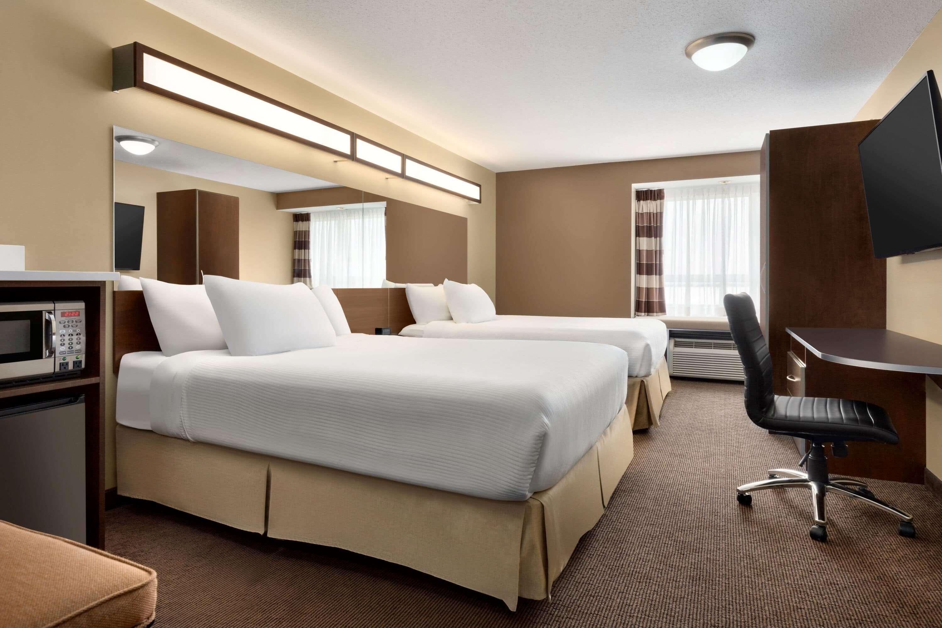 Microtel Inn & Suites By Wyndham Estevan Экстерьер фото