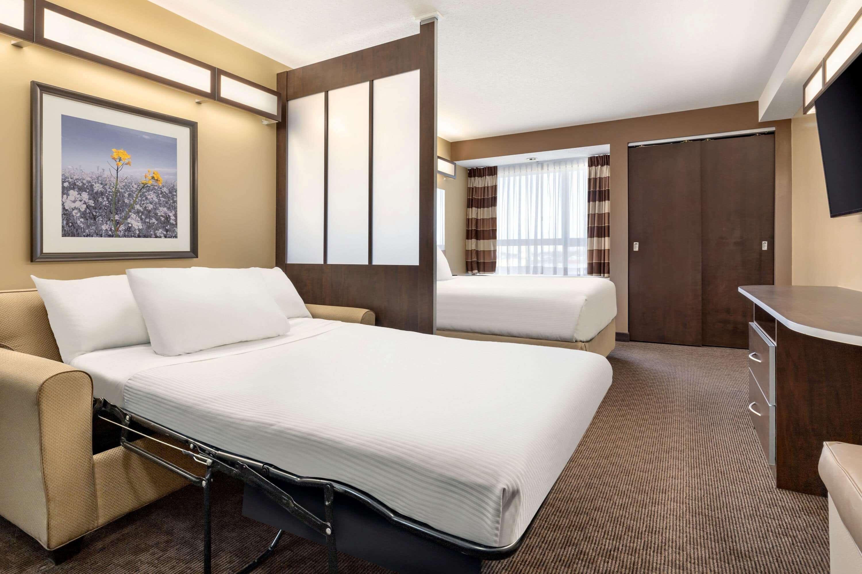 Microtel Inn & Suites By Wyndham Estevan Экстерьер фото