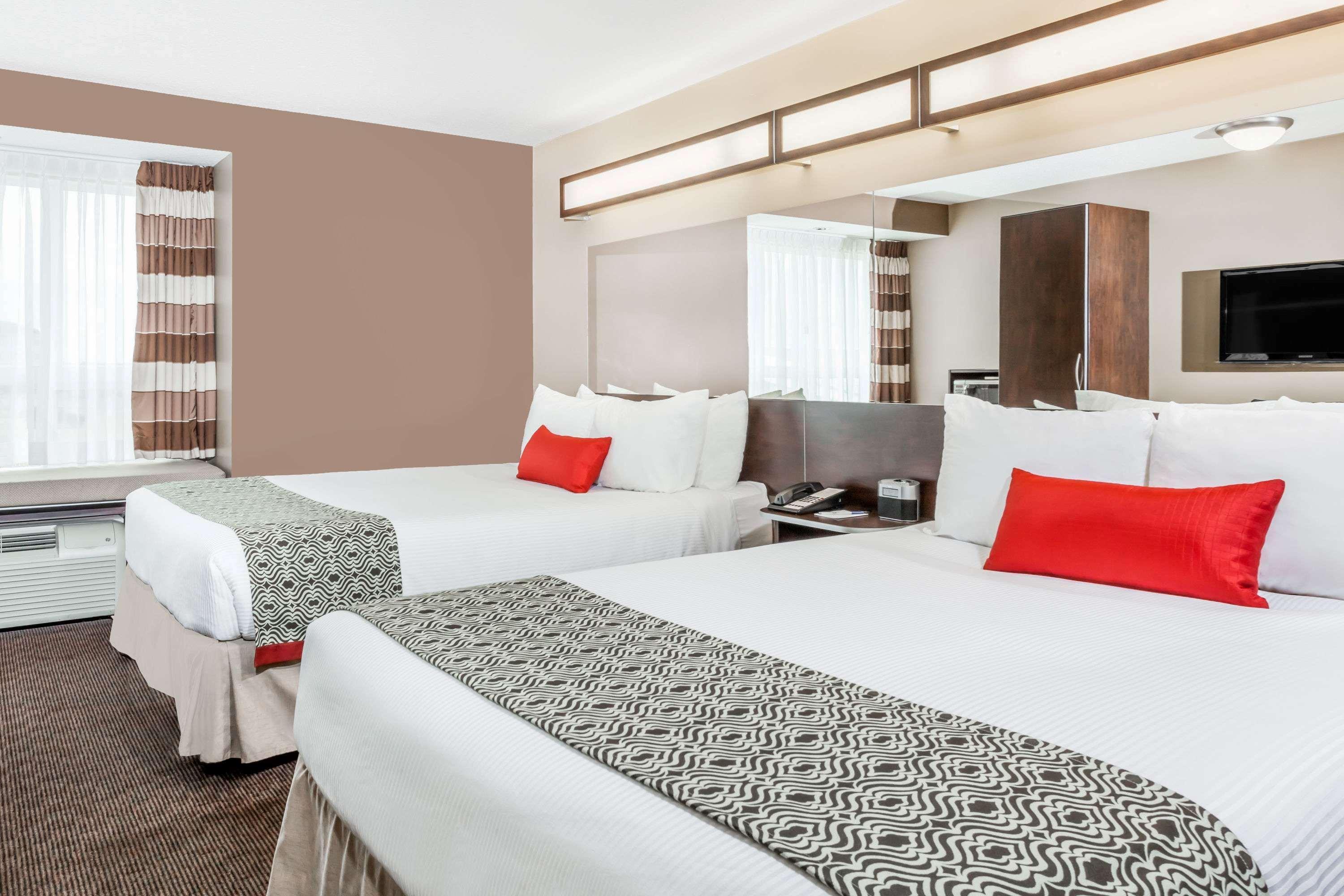 Microtel Inn & Suites By Wyndham Estevan Экстерьер фото