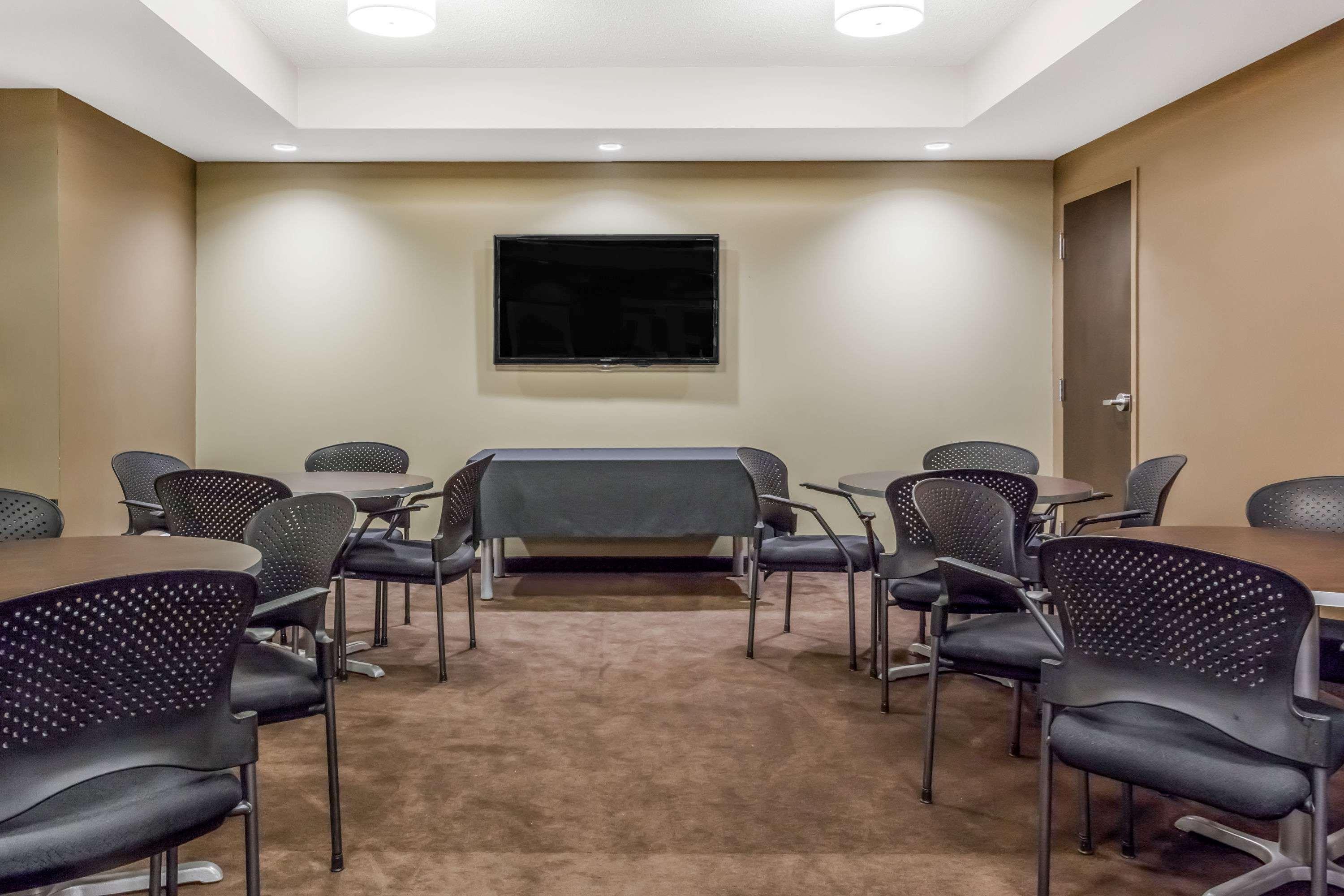 Microtel Inn & Suites By Wyndham Estevan Экстерьер фото