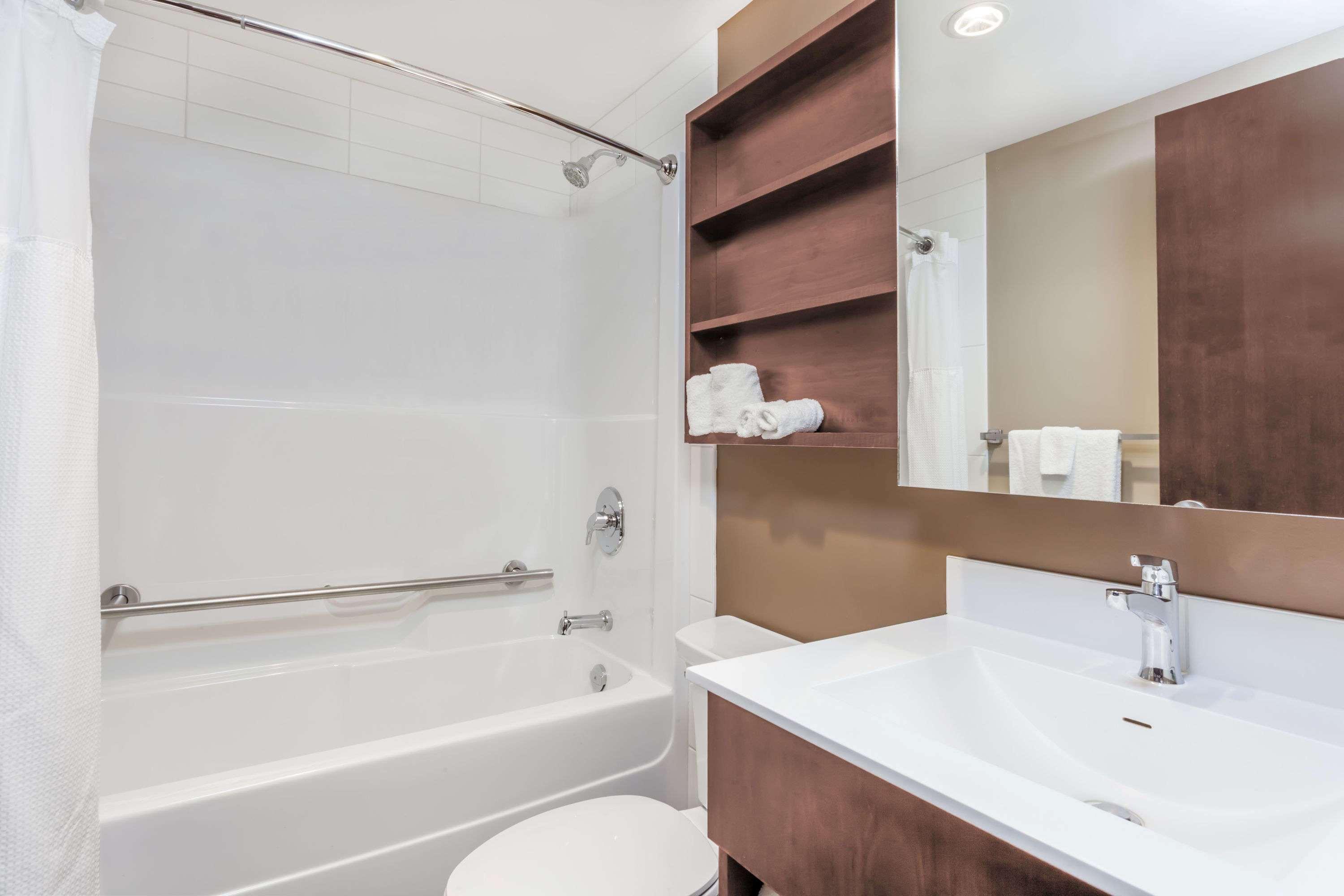 Microtel Inn & Suites By Wyndham Estevan Экстерьер фото