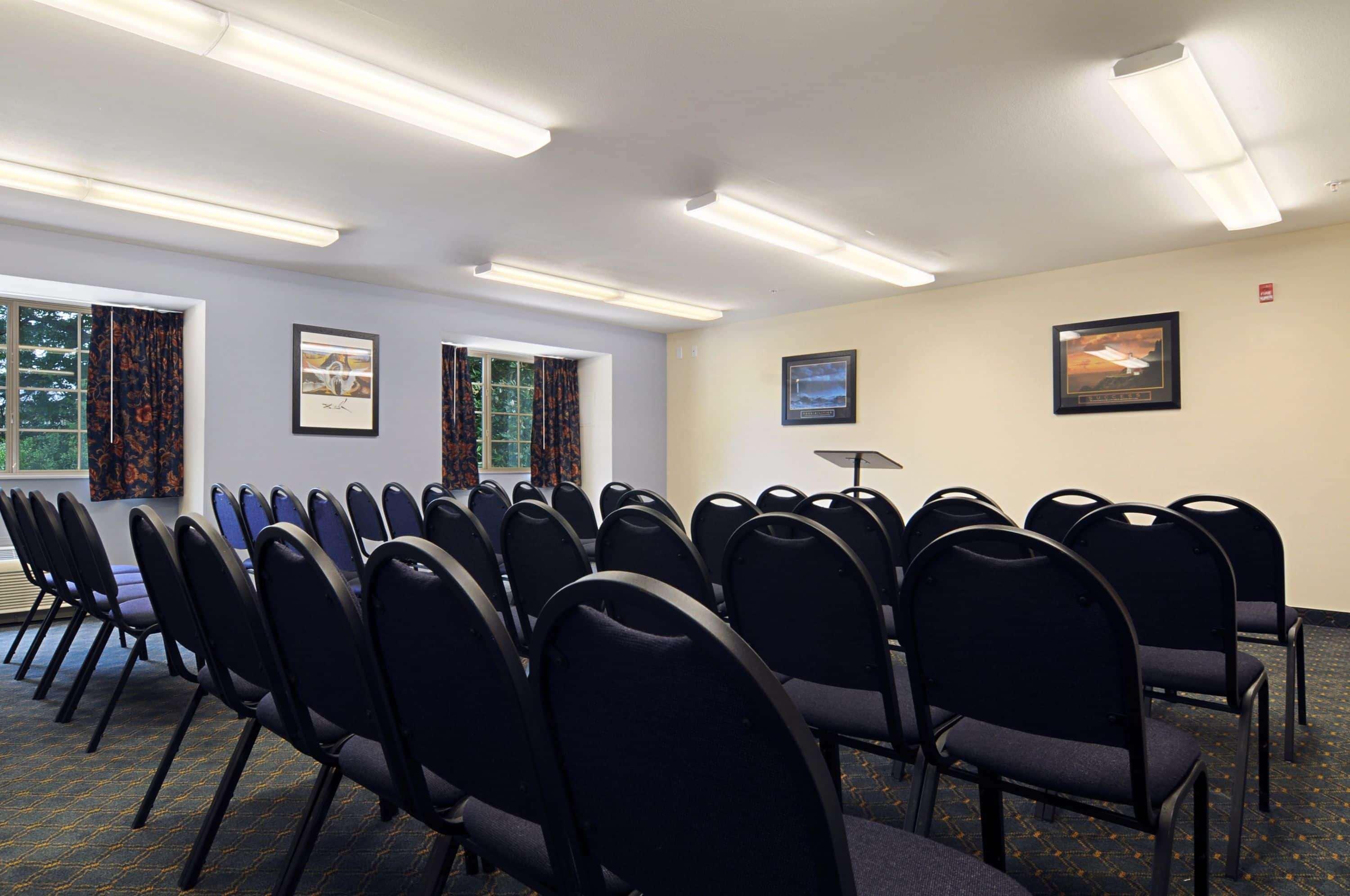 Microtel Inn & Suites By Wyndham Estevan Экстерьер фото