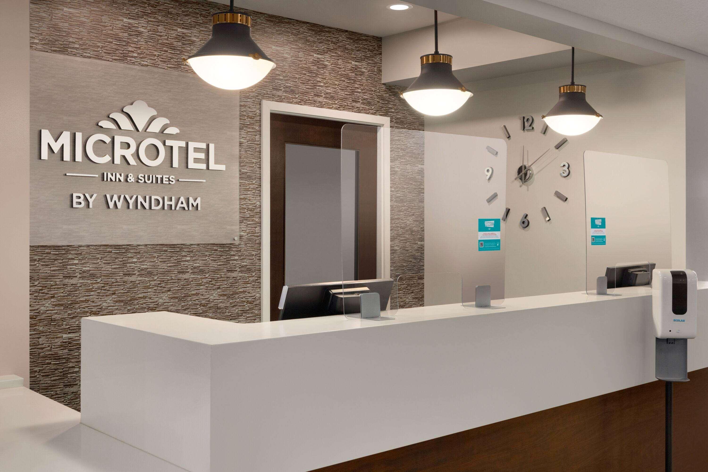 Microtel Inn & Suites By Wyndham Estevan Экстерьер фото
