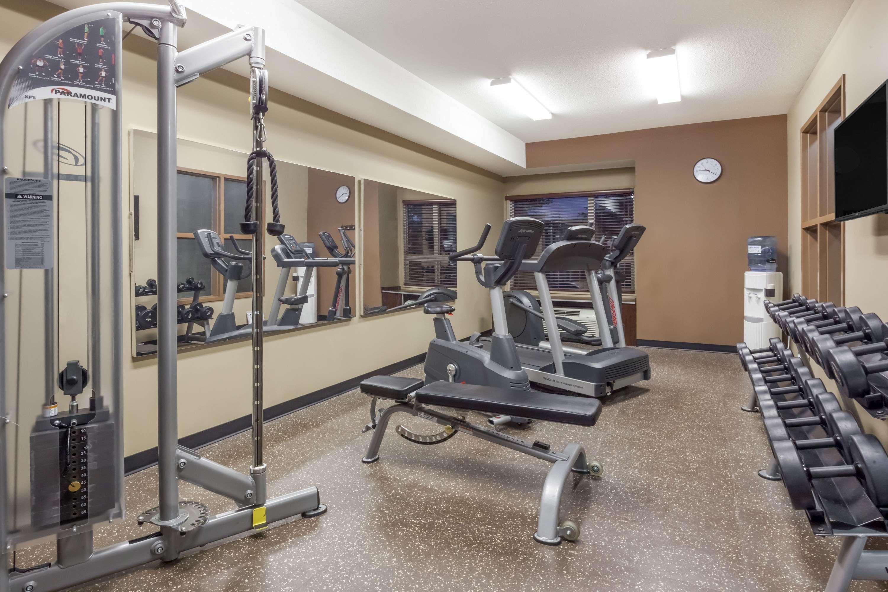 Microtel Inn & Suites By Wyndham Estevan Экстерьер фото