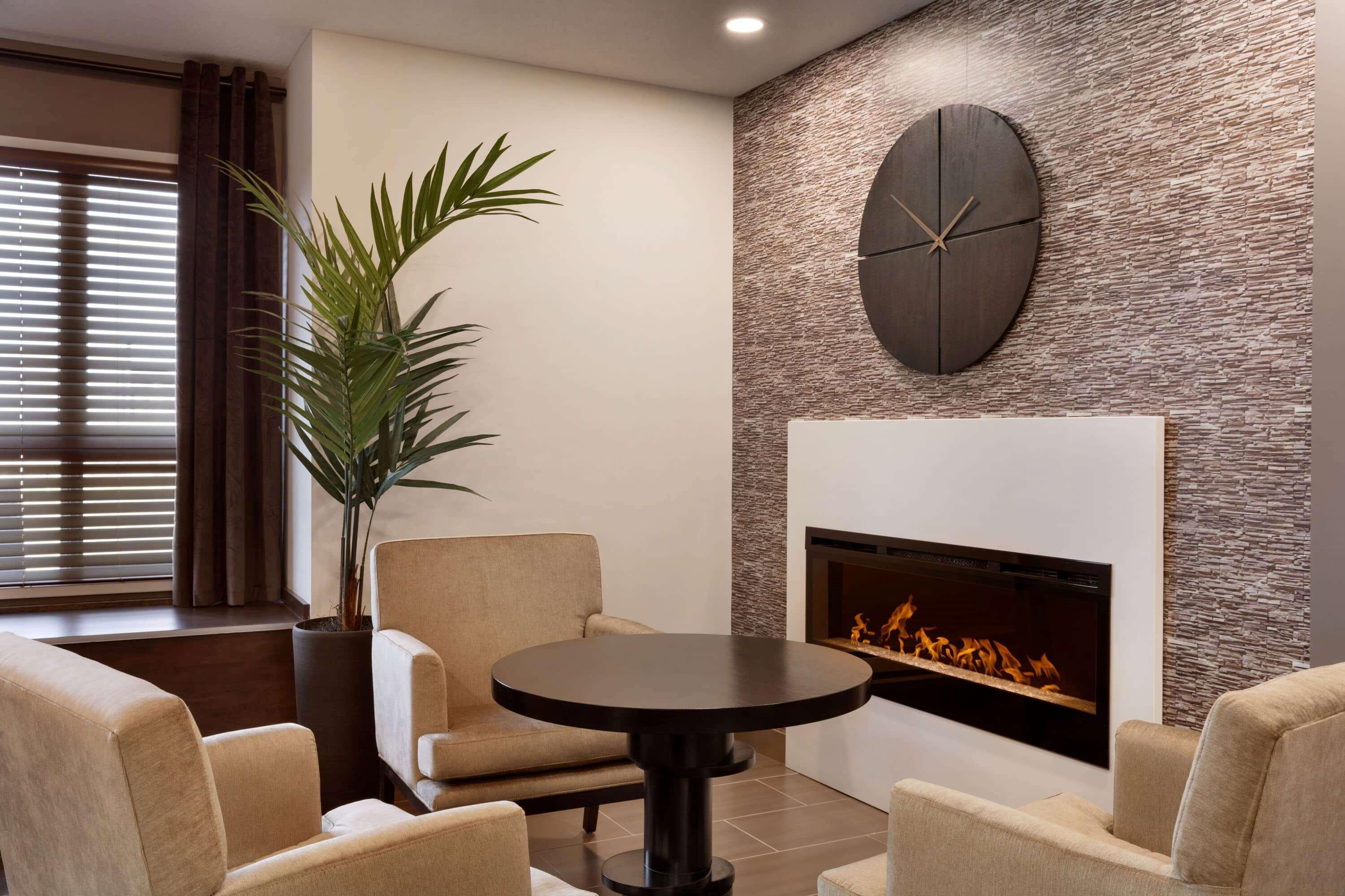 Microtel Inn & Suites By Wyndham Estevan Экстерьер фото